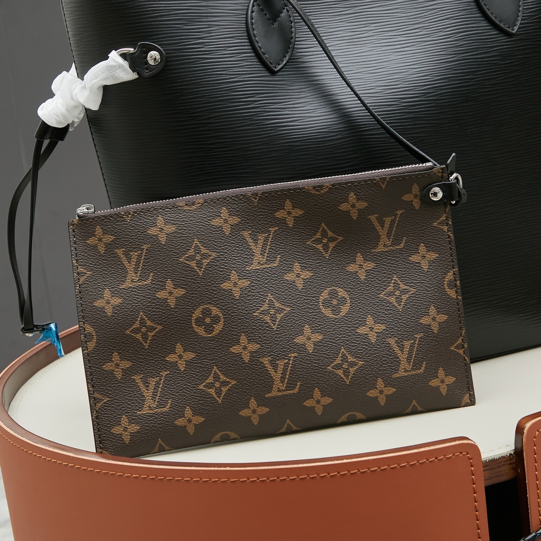 LV M11930 Neverfull MM classical  in New Version