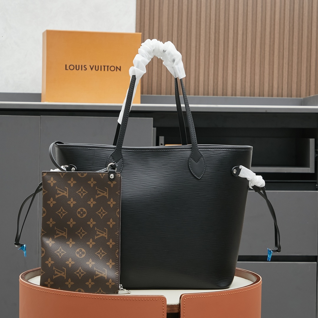 LV M11930 Neverfull MM classical  in New Version