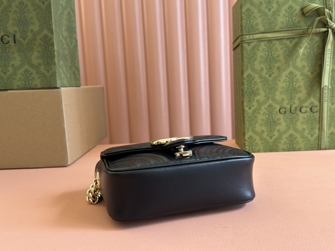 GG Marmont mini top handle bag  Black  | 811238