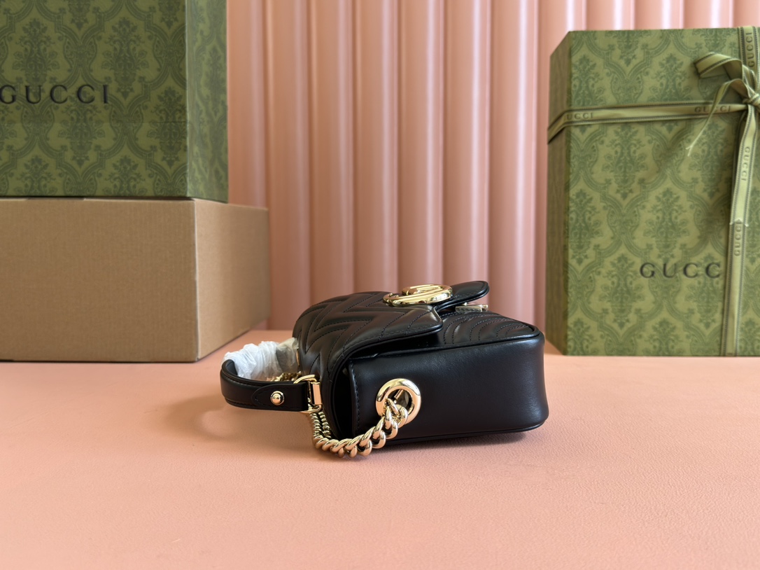 GG Marmont mini top handle bag  Black  | 811238