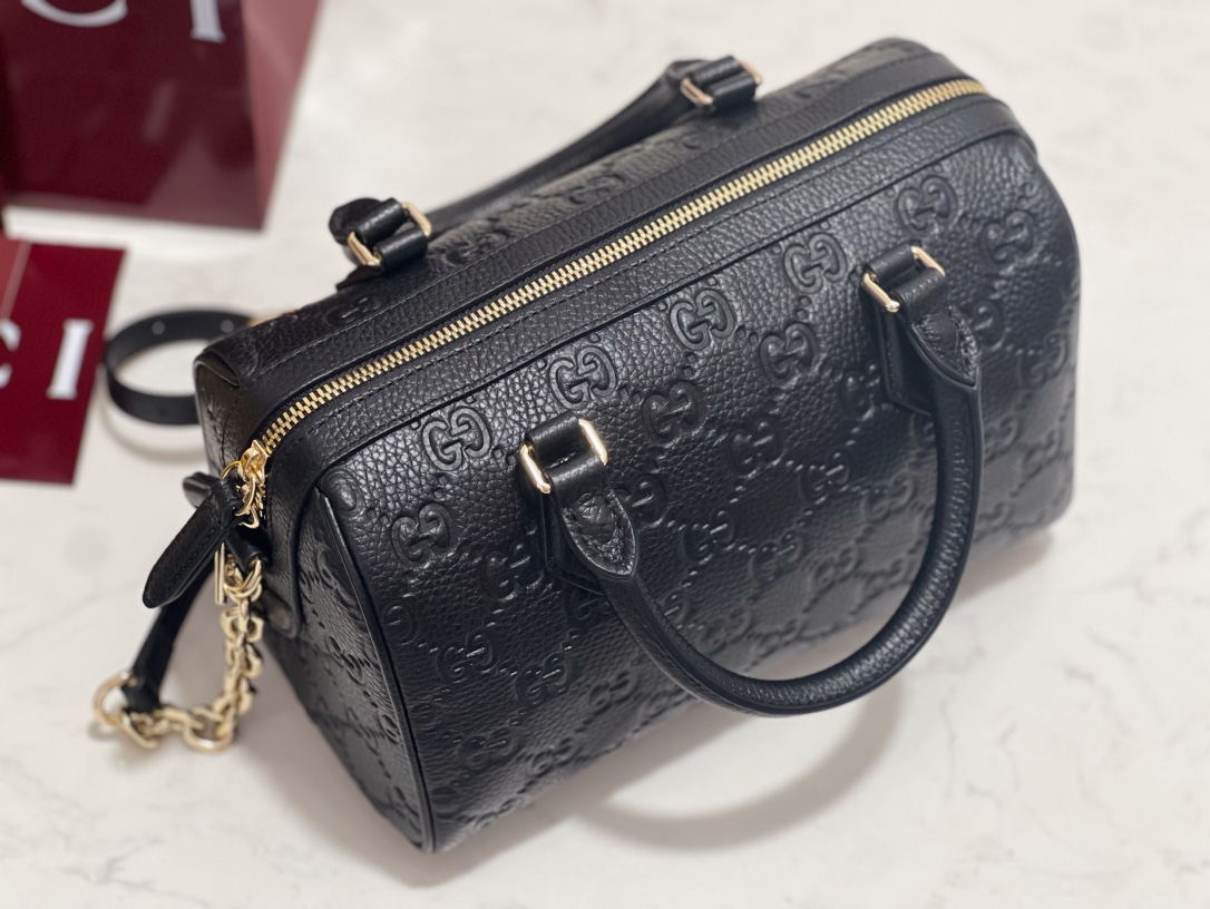 GUCCI  GG Emblem small top handle bag | 815255