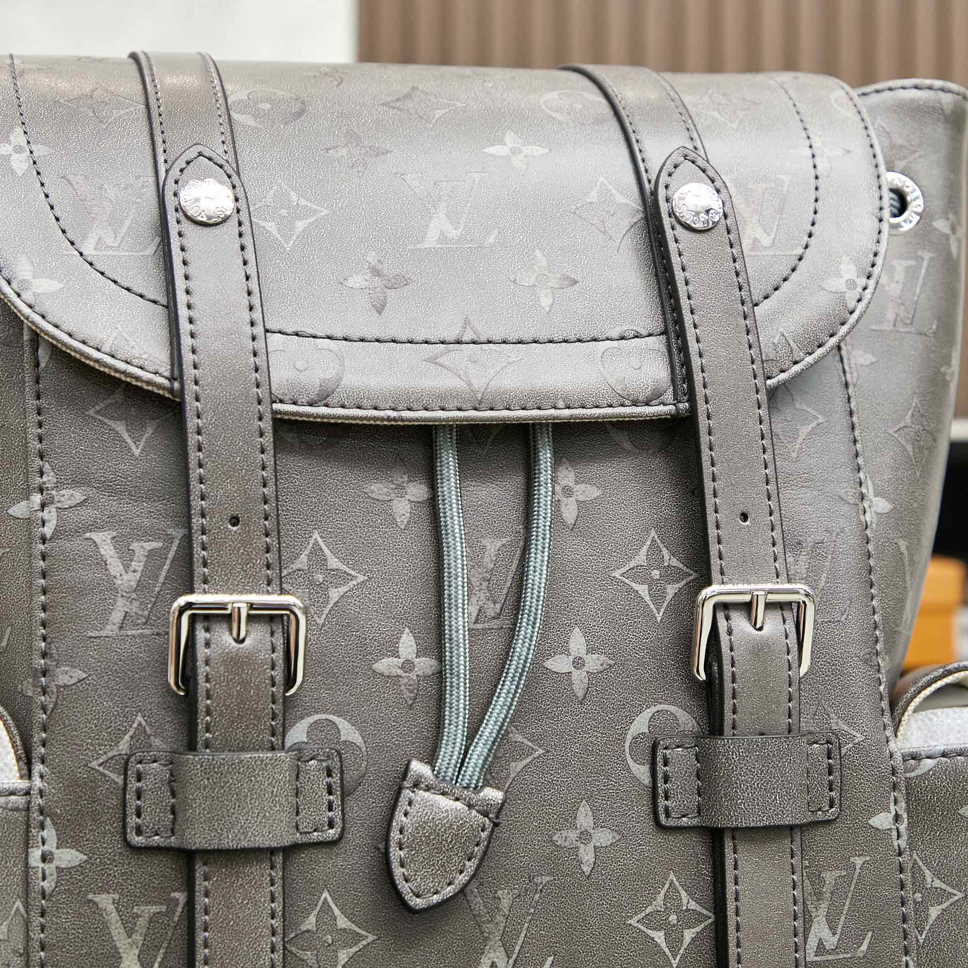  LV Christopher MM Brushed Monogram  medium-sized  |M11521