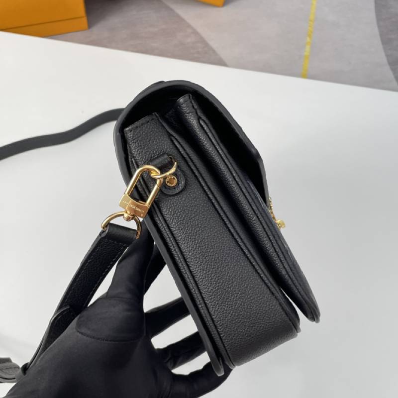  LV  Pochette Métis Bag  Black | M41487