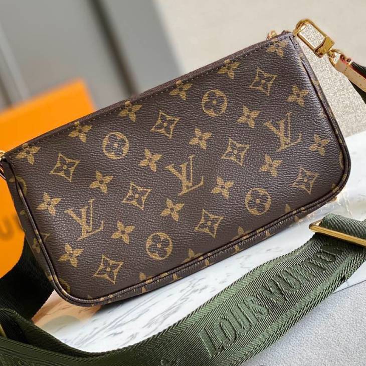  LV  Multi Pochette Accessoires Bag | M44813