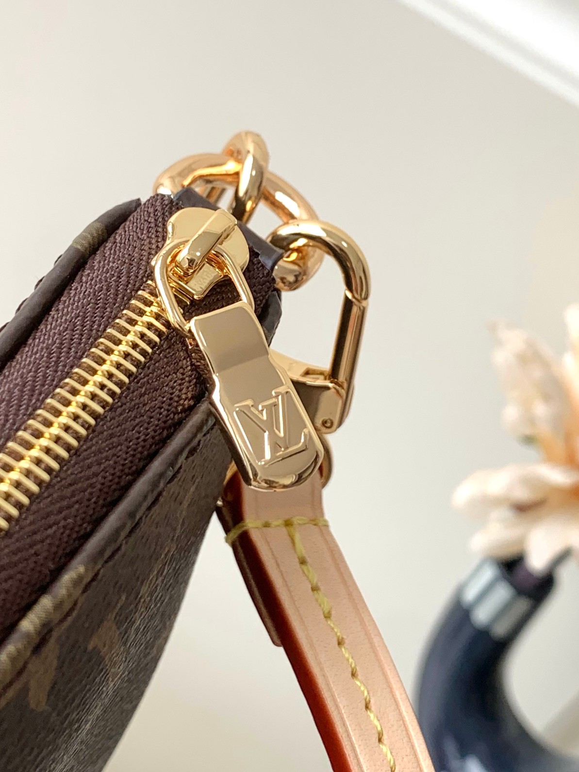  LV Pochette Accessoires Bag | M82766